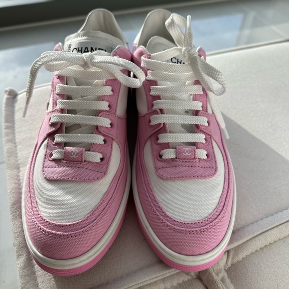 Chanel sneakers 38.5 - Picture 3 of 8